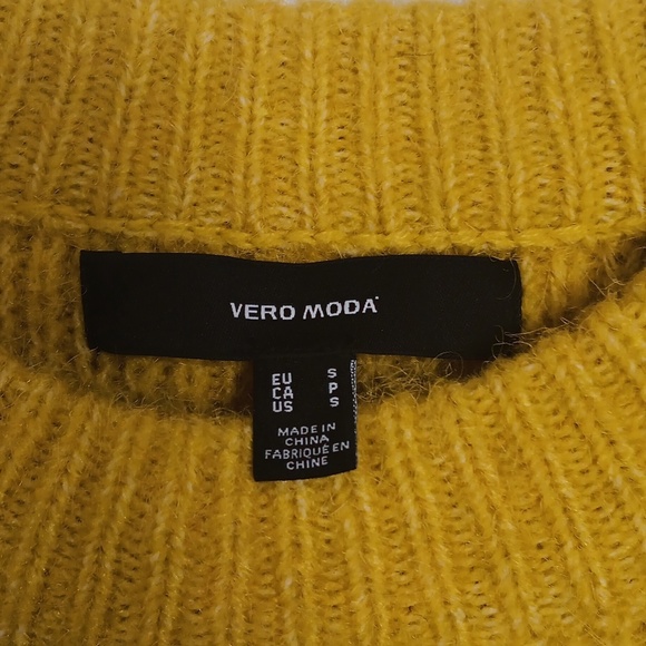 Vero Moda Chartreuse Daisy Shoulder Sweater Crewneck Size Small - Picture 2 of 6